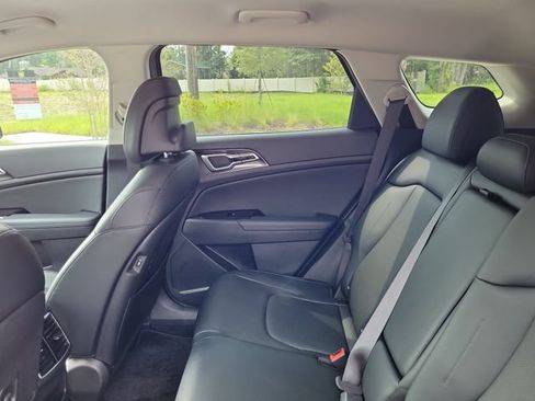 Used 2025 Kia Sportage EX FWD image 13