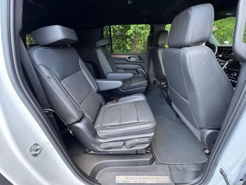 Used 2025 GMC Yukon XL Denali AWD/4WD image 68