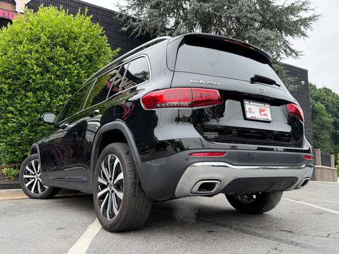 Used 2022 Mercedes-Benz GLB 250 4MATIC w/ Premium Package Lite image 20