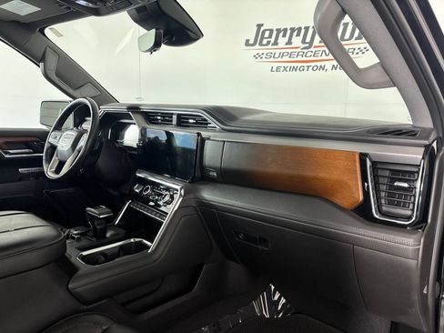 Used 2023 GMC Sierra 1500 Denali w/ Denali Reserve Package AWD/4WD image 36
