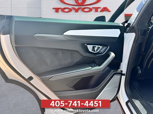 Used 2020 Lamborghini Urus AWD/4WD image 17