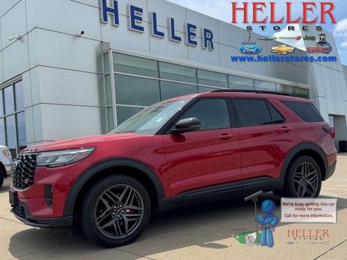 Used 2025 Ford Explorer ST RWD image 1