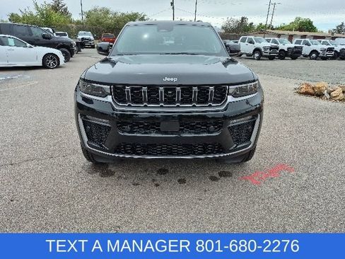 New 2026 Jeep Grand Cherokee L Limited w/ Luxury Tech Group II AWD/4WD image 2