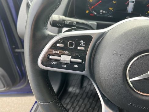Used 2022 Mercedes-Benz GLB 250 4MATIC w/ Premium Package Lite image 21