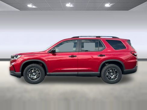 New 2025 Honda Pilot TrailSport image 2