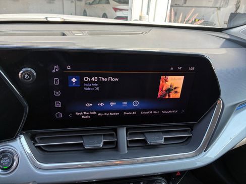 Used 2025 Chevrolet Trax LT w/ LT Convenience Package image 20