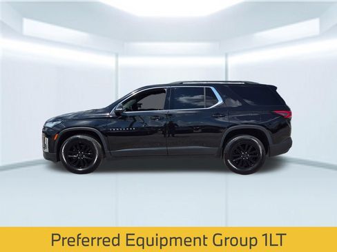 Used 2022 Chevrolet Traverse LT FWD image 2