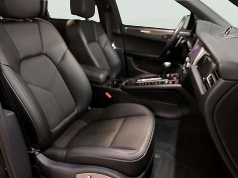 Used 2023 Porsche Macan AWD/4WD image 50