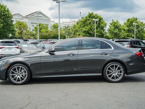 Used 2022 Mercedes-Benz E 350 4MATIC Sedan image 4