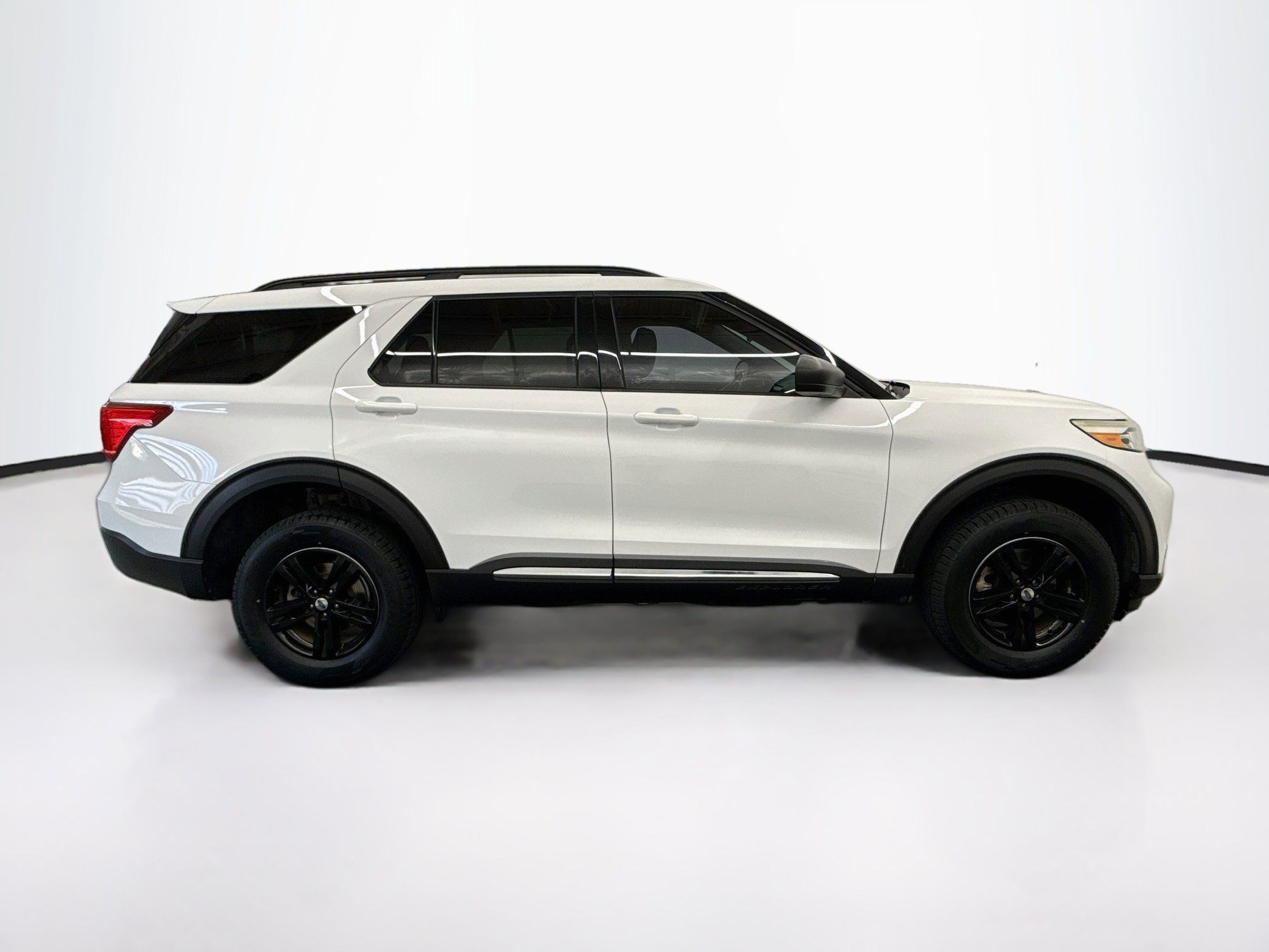 Used 2020 Ford Explorer XLT w/ Class III Trailer Tow Package AWD/4WD image 10