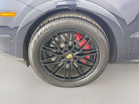 Certified 2024 Porsche Cayenne S AWD/4WD image 11