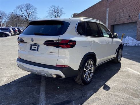 Used 2025 BMW X5 xDrive50e w/ Premium Package image 5