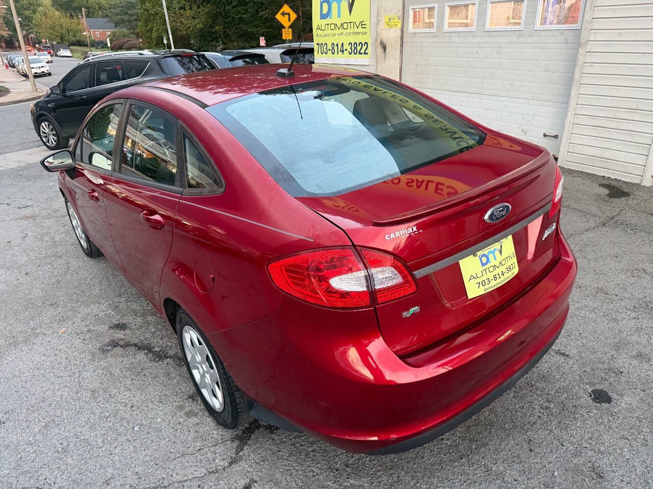 Used 2013 Ford Fiesta SE w/ Super Fuel Economy Pkg FWD image 4