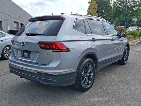 Used 2024 Volkswagen Tiguan SE w/ Panoramic Sunroof Package AWD/4WD image 24