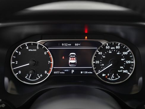 Used 2024 Nissan Rogue SV w/ SV Premium Package image 25