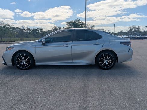 Used 2024 Toyota Camry SE FWD image 8
