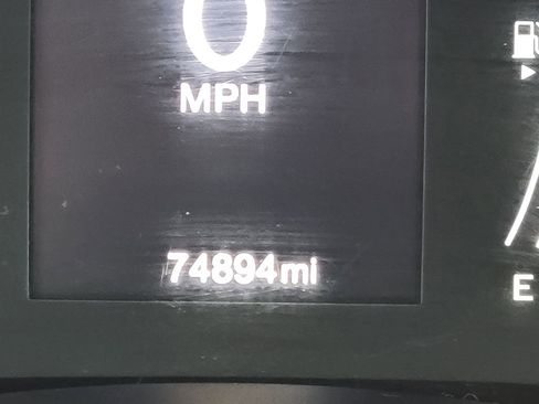 Used 2016 Jeep Renegade Latitude image 32