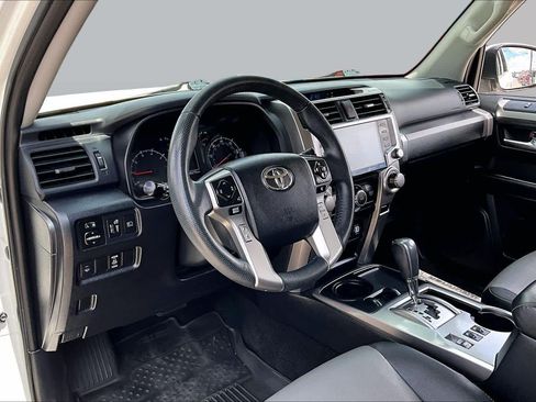 Used 2021 Toyota 4Runner SR5 Premium w/ Moonroof Package RWD image 17