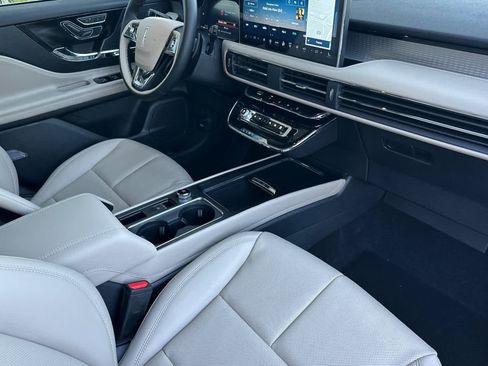 Used 2025 Lincoln Corsair FWD w/ Equipment Group 101A image 17