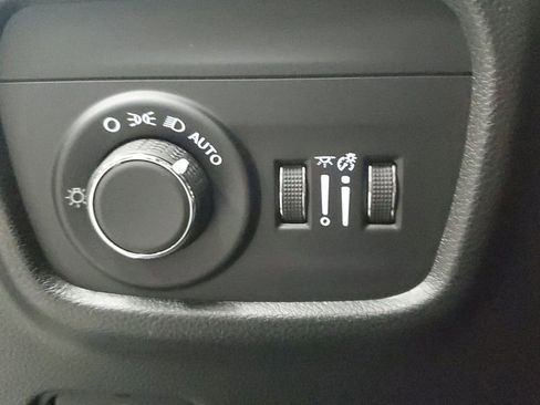 Used 2024 Jeep Grand Cherokee L Laredo w/ Luxury Tech Group I image 26