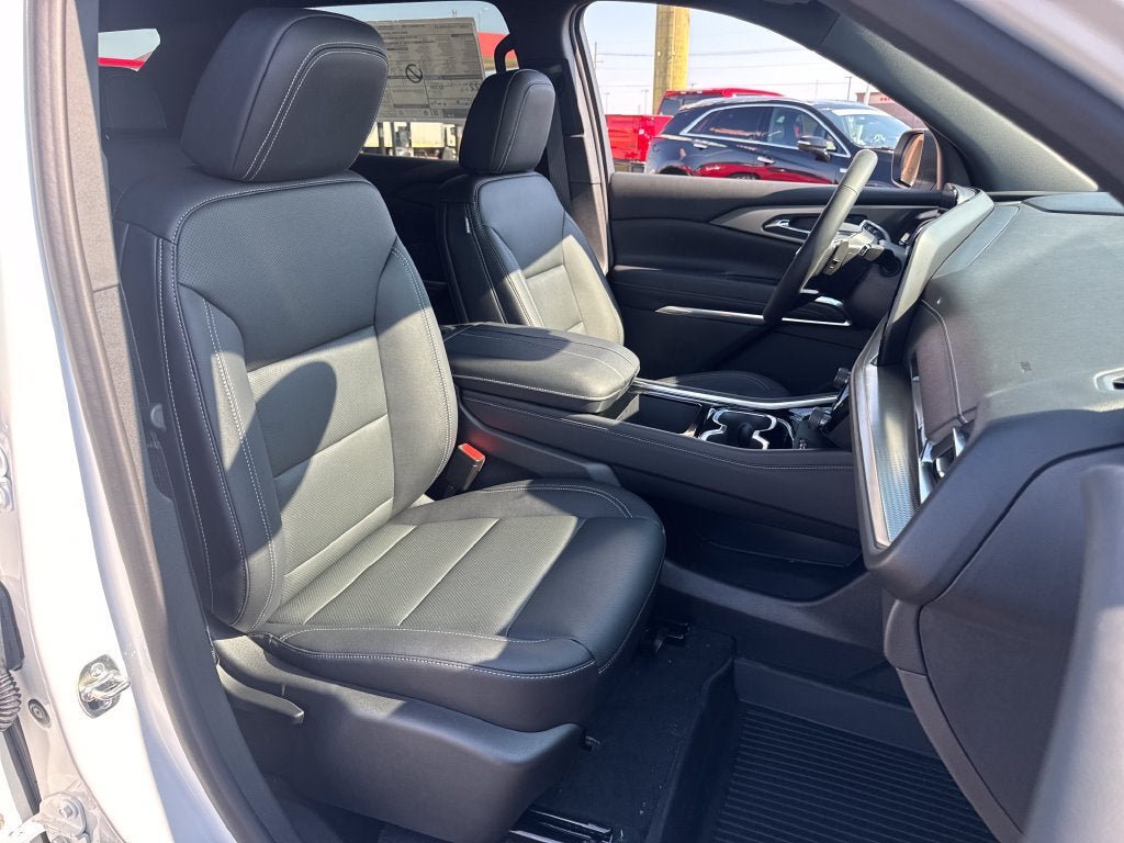 New 2027 Chevrolet Traverse LT w/ LPO, Floor Liner Package FWD image 12