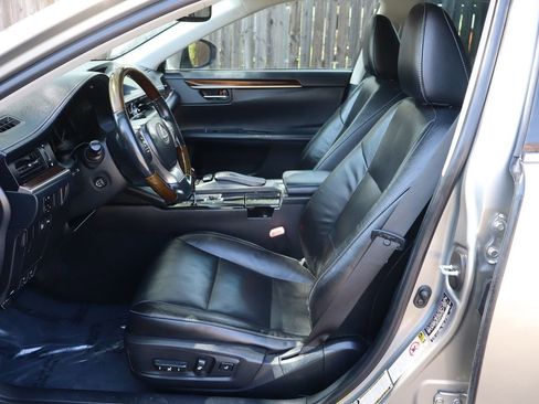 Used 2015 Lexus ES 350 w/ Luxury Package image 19