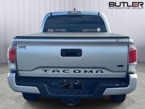 Used 2022 Toyota Tacoma TRD Sport image 9