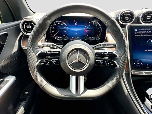 Used 2025 Mercedes-Benz GLC 300 4MATIC w/ AMG Line image 11