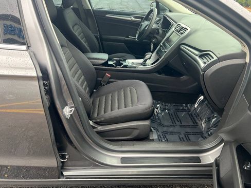Used 2014 Ford Fusion SE FWD image 24