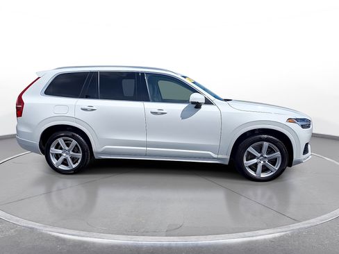 Used 2022 Volvo XC90 T5 Momentum AWD/4WD image 9