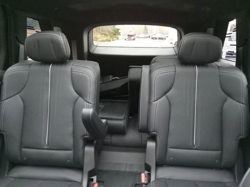 Used 2026 Cadillac Vistiq Sport w/ LPO, Floor Liner Package image 20