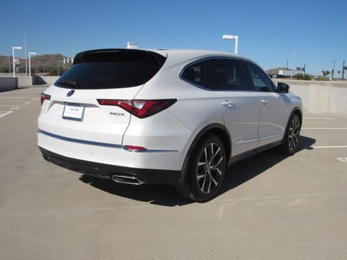 Certified 2023 Acura MDX FWD w/ Technology Package image 5