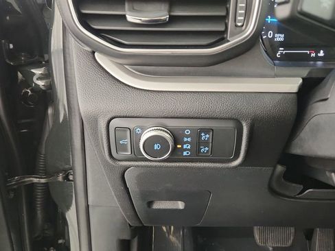 Used 2022 Ford Explorer XLT w/ Equipment Group 202A image 30