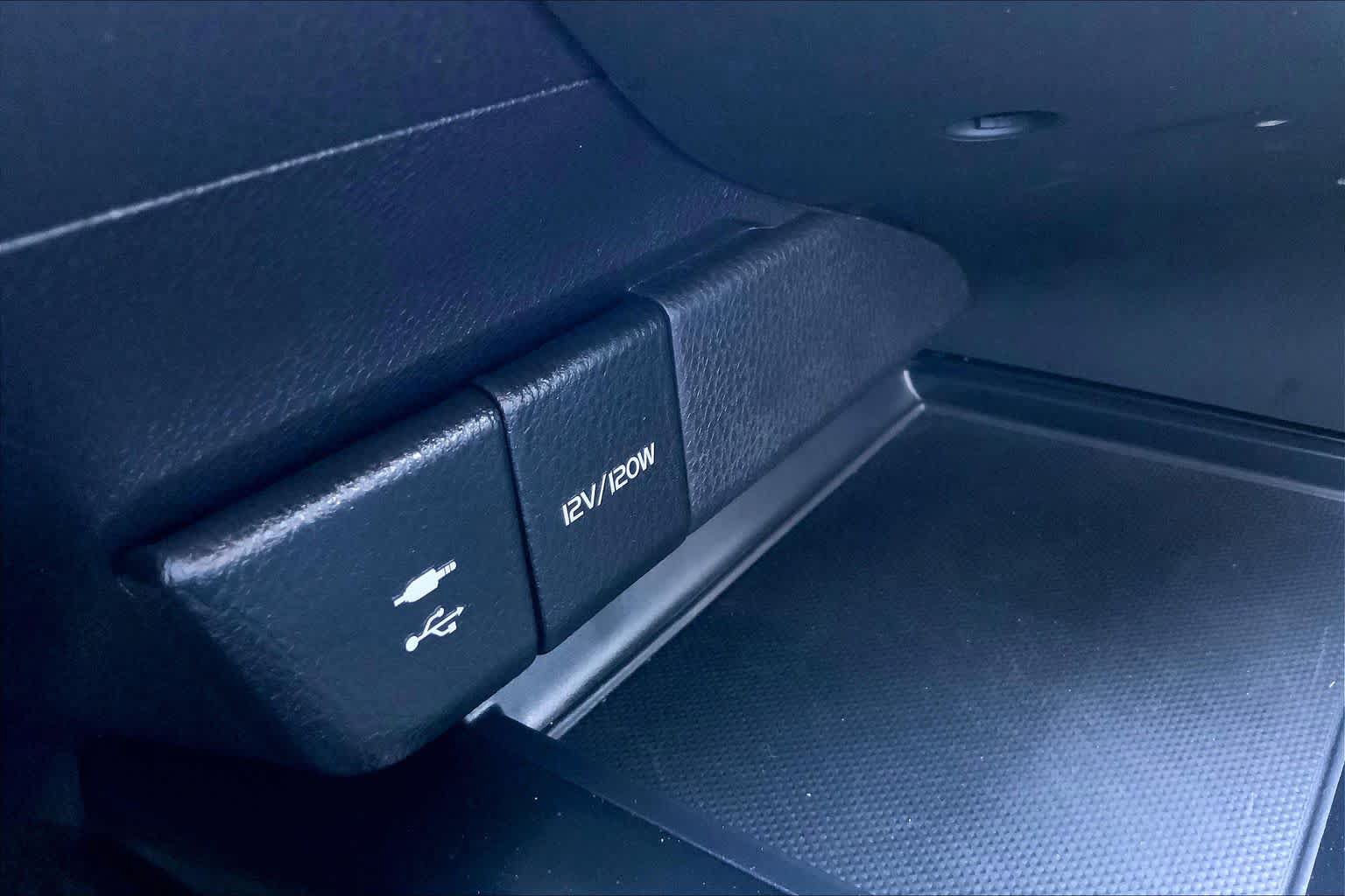 Used 2019 Toyota Camry SE FWD image 33