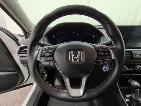 Used 2018 Honda Accord Touring image 23