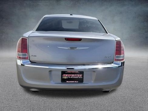 Used 2014 Chrysler 300 AWD w/ Driver Convenience Group image 8
