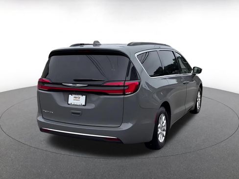 Used 2022 Chrysler Pacifica Touring-L FWD image 14