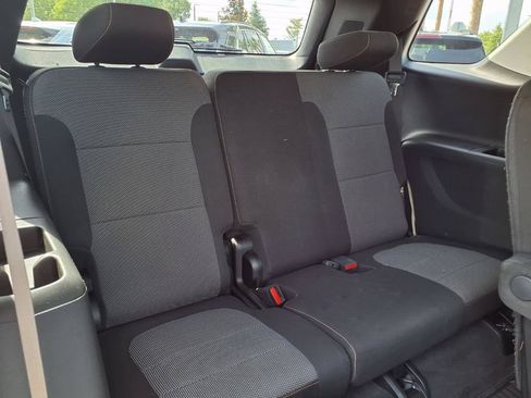 Used 2018 Chevrolet Traverse LT FWD image 18