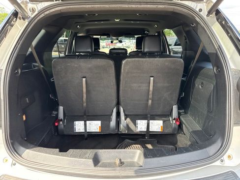 Used 2018 Ford Explorer XLT w/ Equipment Group 202A AWD/4WD image 49