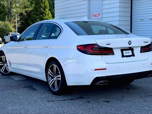 Used 2022 BMW 530i xDrive w/ Premium Package AWD/4WD image 2