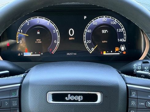 Used 2023 Jeep Grand Cherokee L Limited RWD image 21