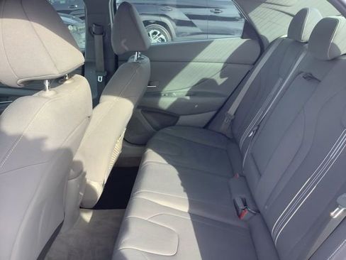 Certified 2024 Hyundai Elantra SEL w/ Convenience Package image 10