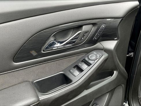 Used 2022 Chevrolet Traverse High Country image 34