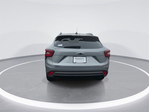 Used 2025 Chevrolet Trax RS w/ Sunroof Package image 7