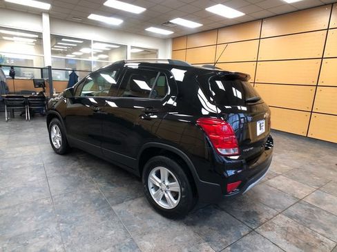 Used 2022 Chevrolet Trax LT w/ LT Convenience Package AWD/4WD image 5