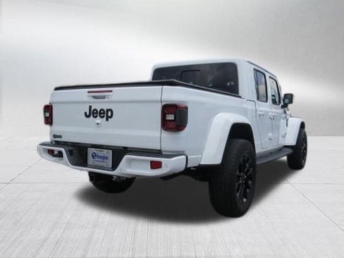 Used 2023 Jeep Gladiator Overland AWD/4WD image 3
