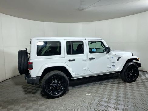 Used 2024 Jeep Wrangler Sahara image 14