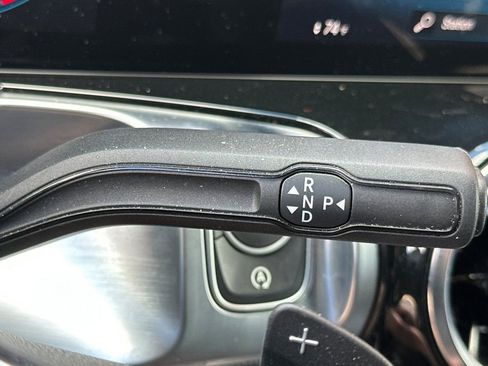 Used 2023 Mercedes-Benz GLB 250 4MATIC image 32