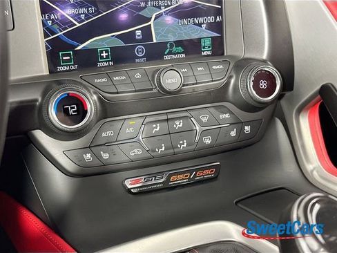 Used 2015 Chevrolet Corvette Z06 w/ 3LZ Preferred Equipment Group RWD image 26