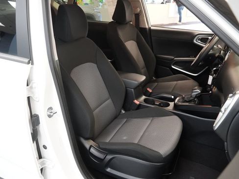Used 2022 Kia Soul LX FWD image 25
